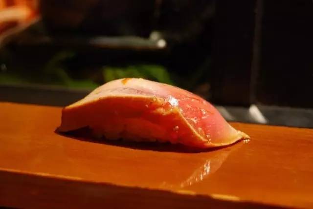 湾区 | 在雨夜里，吃一顿全球第三名的寿司是怎样的体验？