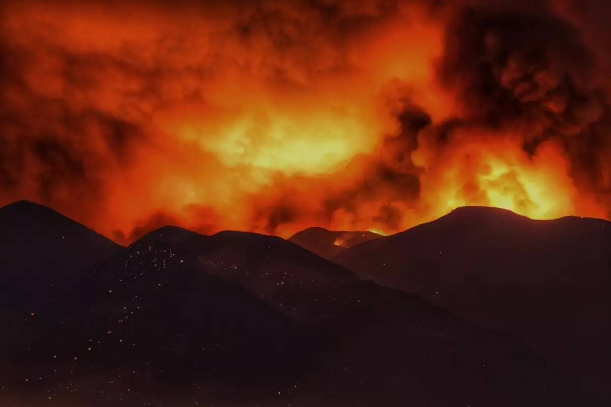 山火再升级！洛杉矶变世界末日，44公里以内人员撤离！