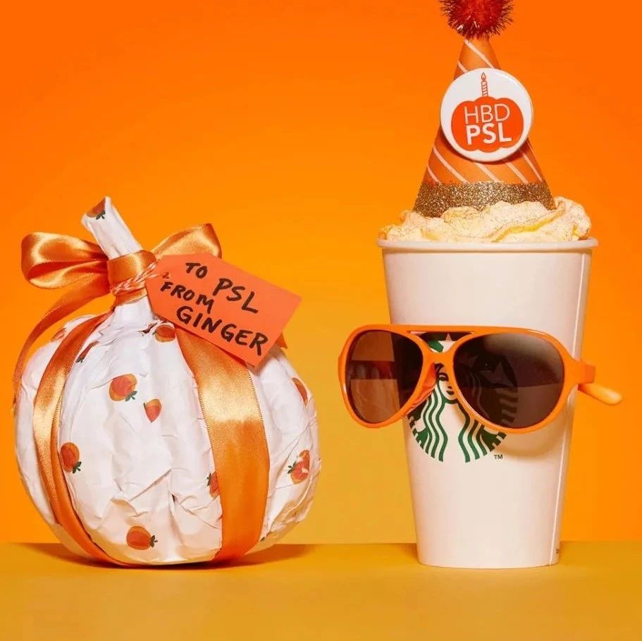 Star Papa’s new autumn product is here: pumpkin velvet latte, which goes better with pumpkin cheese muffin