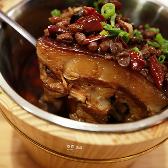 Hunan cuisine in memories ｜ Grandma Wood, Duck with Blood Sauce and North America's Best Broth Soup Rice