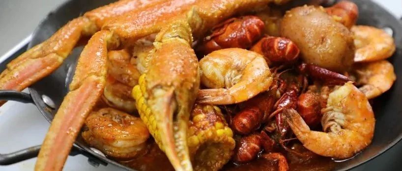 Cajun grabbing seafood is delicious and discounted! Go for a seafood feast at Holiday Season!